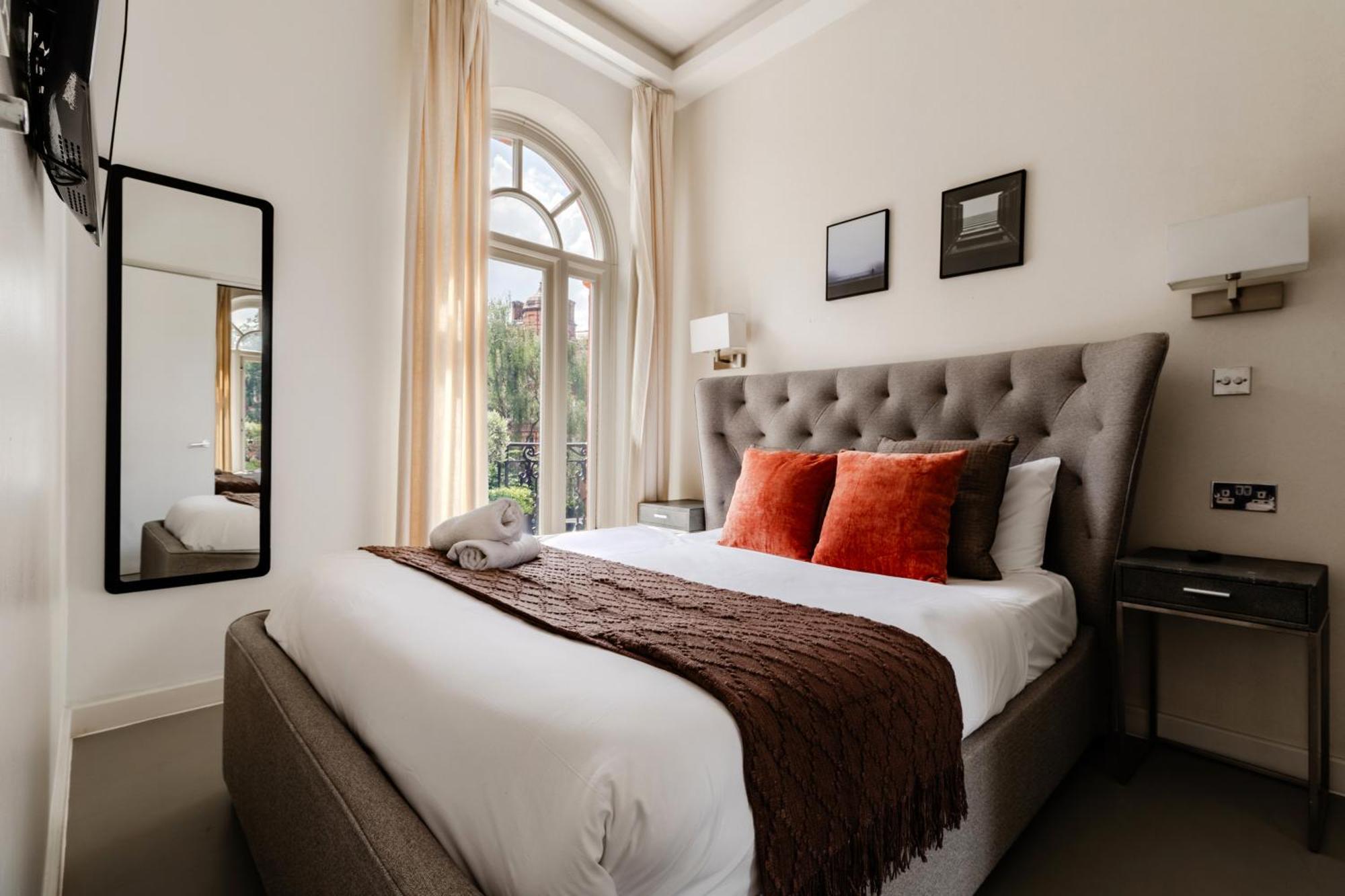 High Street Kensington Apartment