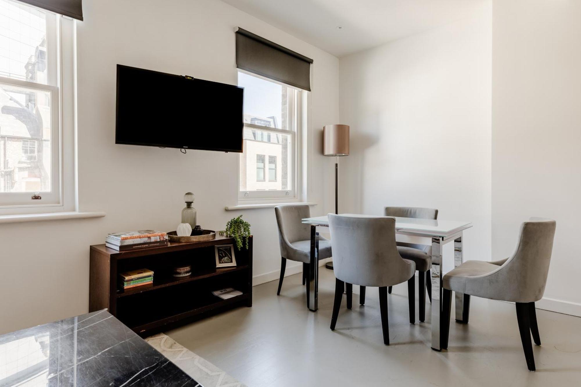 High Street Kensington Apartment *