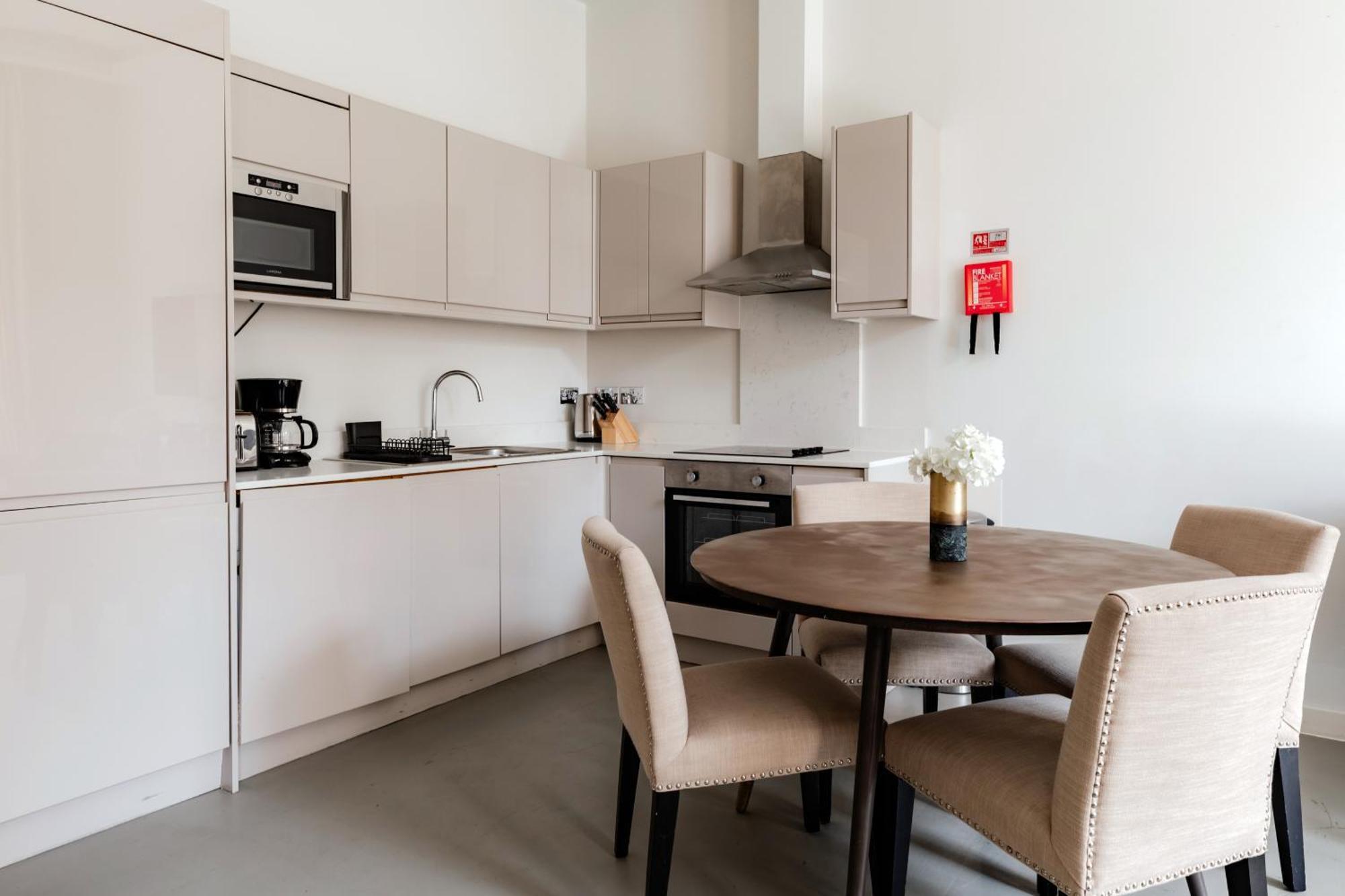 Apartment High Street Kensington London
