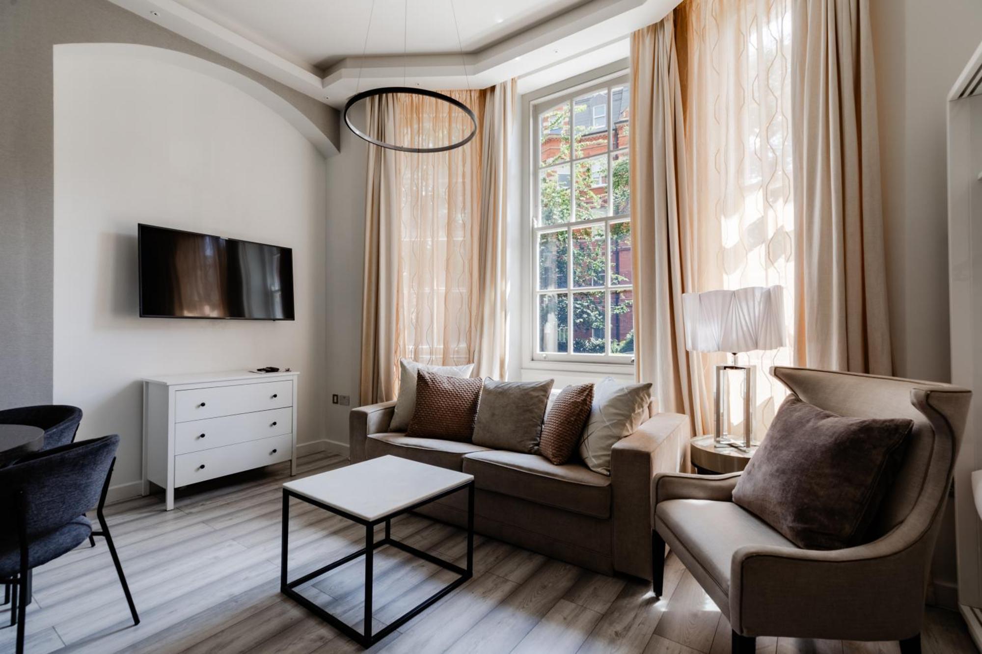 High Street Kensington Apartment *